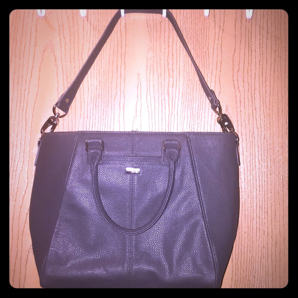 Very good condition jewel 💎 thirty one purse!